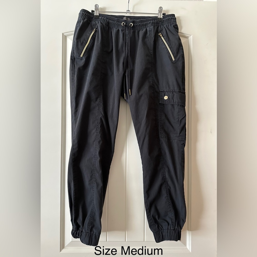 Jaanuu Scrub pants. Black, size Medium. In good condition